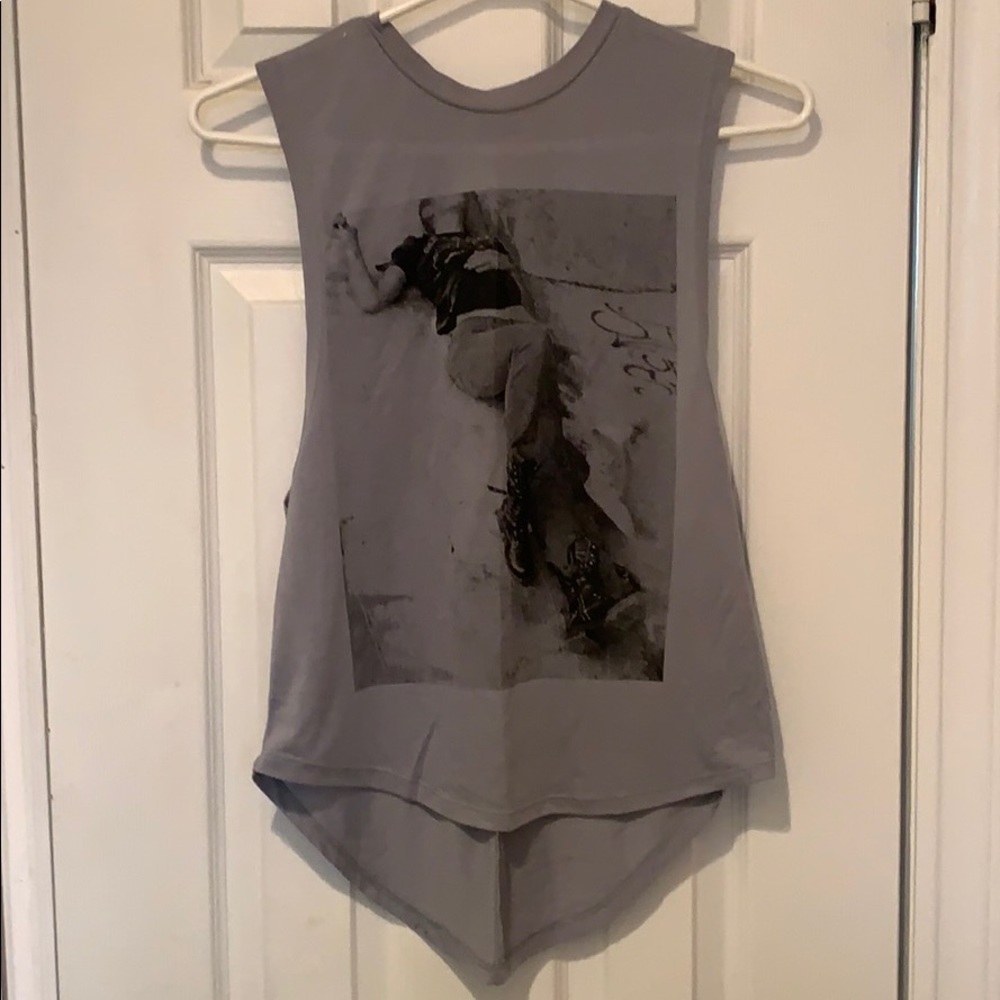 Open-side tank top with print